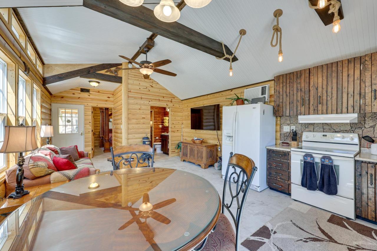 Cliffside Eureka Springs Cabin With Beaver Lake View Dış mekan fotoğraf