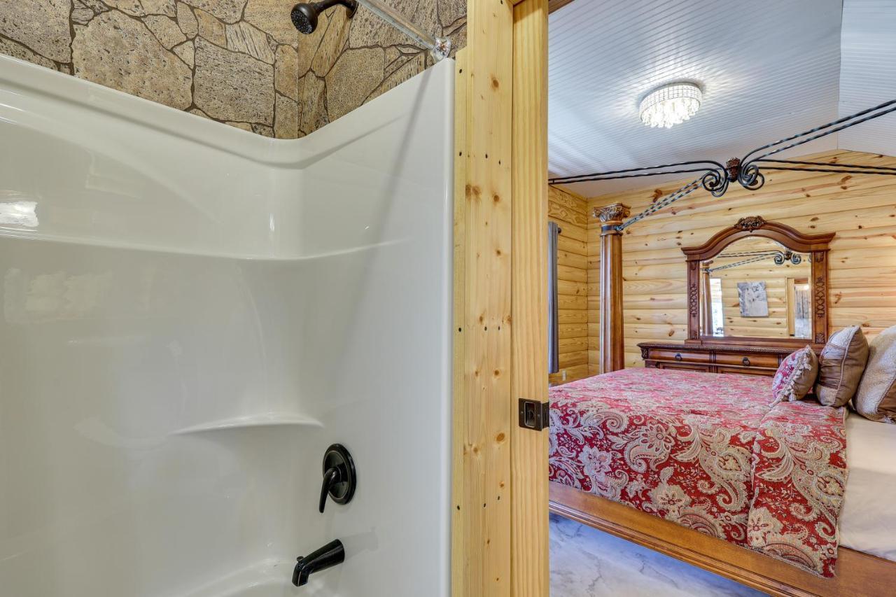 Cliffside Eureka Springs Cabin With Beaver Lake View Dış mekan fotoğraf
