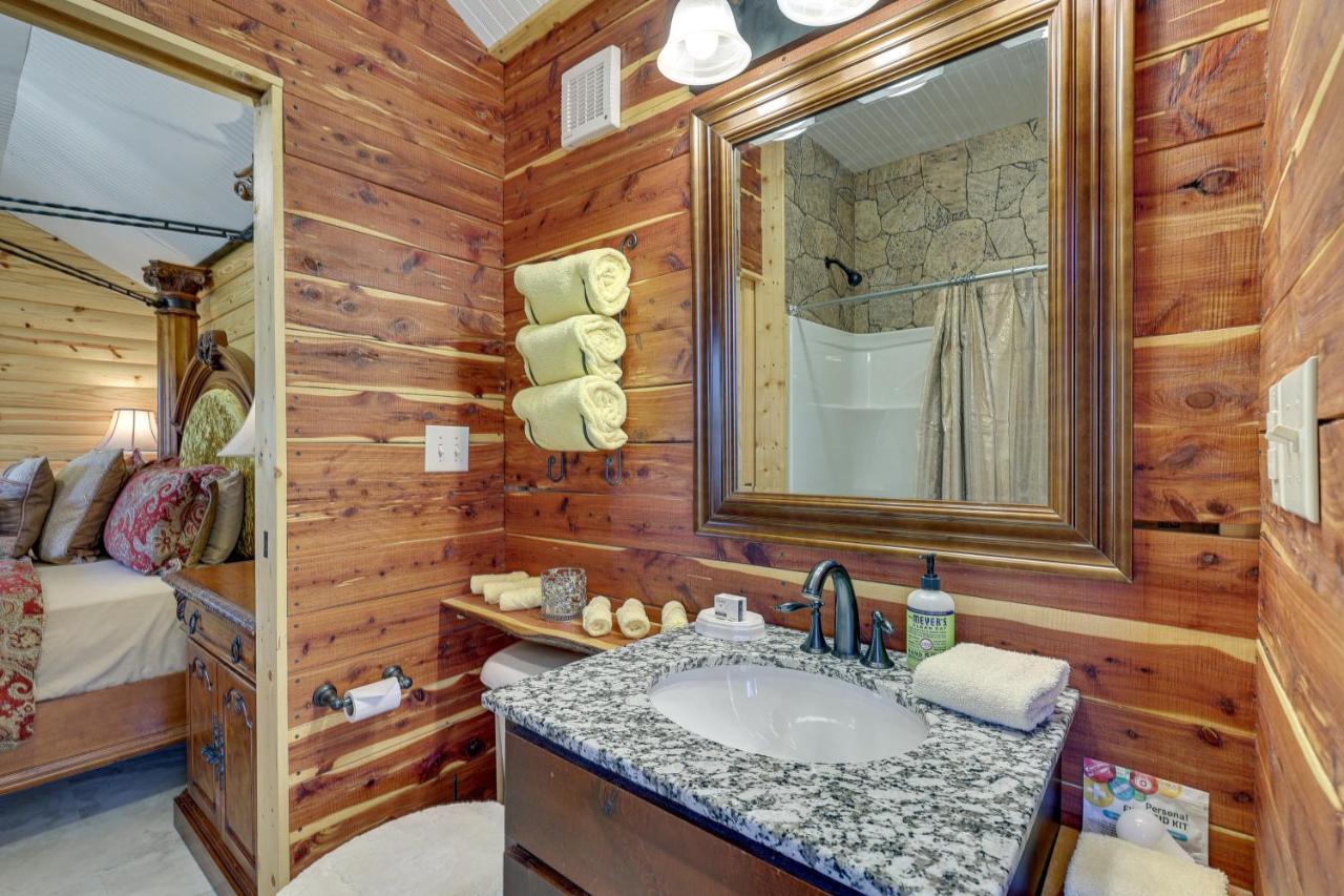 Cliffside Eureka Springs Cabin With Beaver Lake View Dış mekan fotoğraf